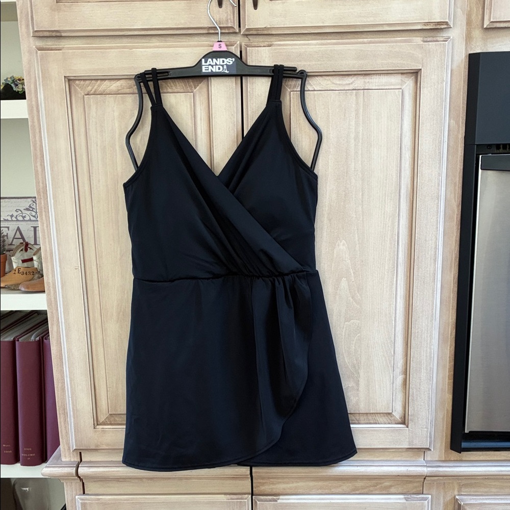 Lands' End Black Wrap swim Dress sz S nwt